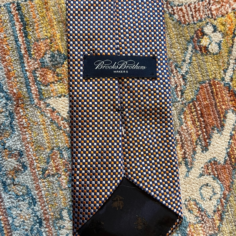 Brooks Brother Silk Tie - Picture 2 of 3